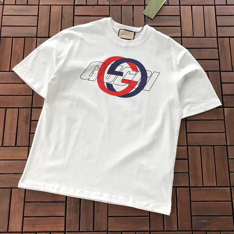 GUCCI T-SHIRT 66042268 (im 176CM 58KG iwear size S in the photo)