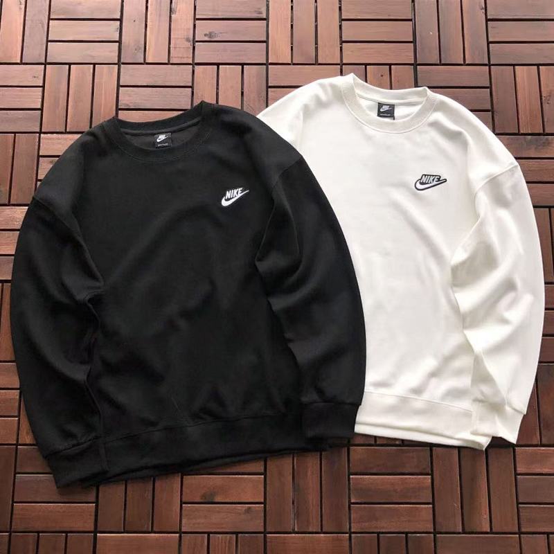 NIKE SWEATER 22110447(im 170CM 60KG iwear size XL in the photo)