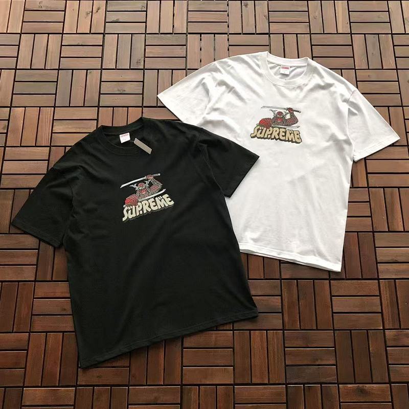 SUPREME T-SHIRT 77033004 (im 176CM 58KG iwear size M in the photo)
