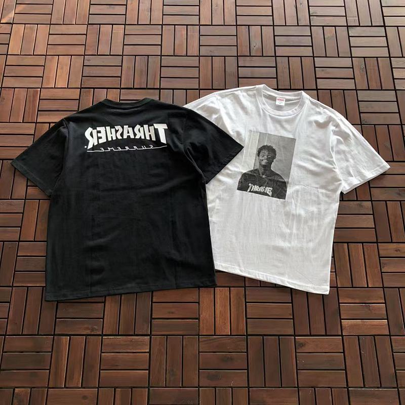 SUPREME T-SHIRT 22101901 (im 176CM 58KG iwear size M in the photo)