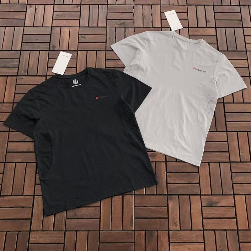 LULULEMON T-SHIRT 88032556 (im 176CM 58KG iwear size M in the photo)
