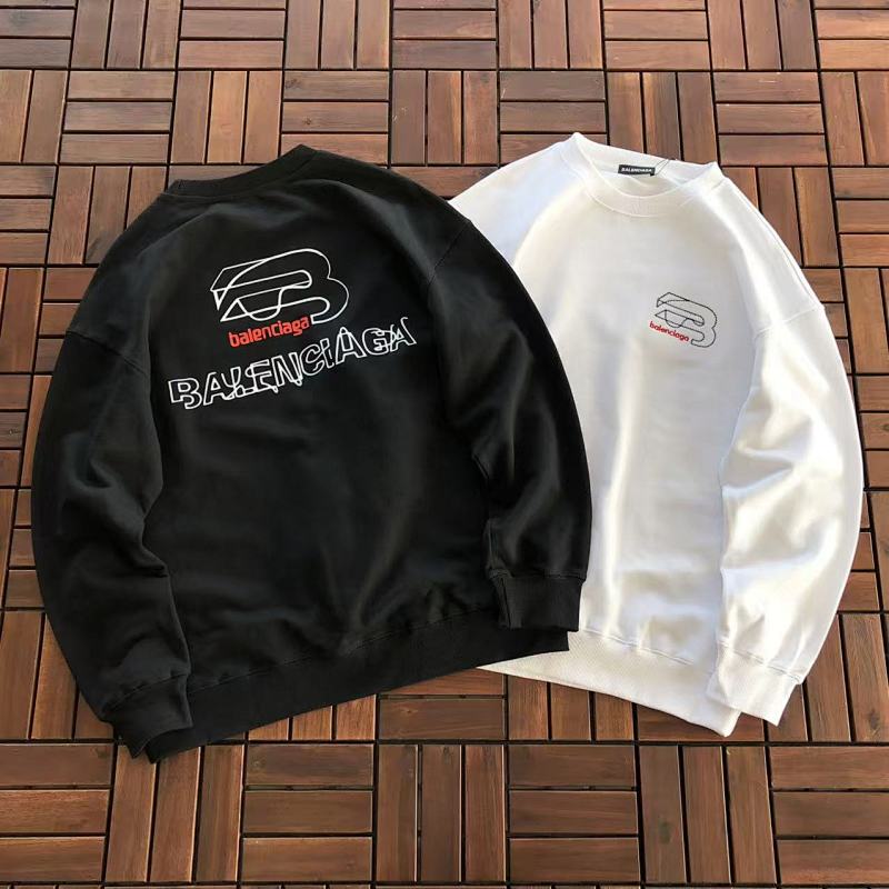BALENCIAGA SWEATER 33112646 (im 180CM 68KG iwear size M in the photo)