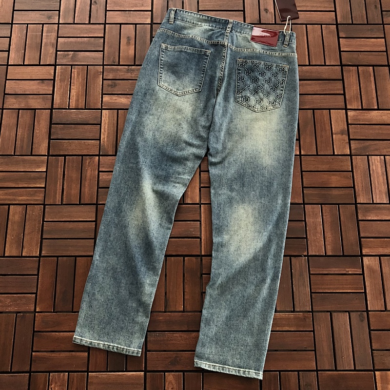 GUCCI JEANS 66032037 (im 185CM 80KG iwear size 33 in the photo)