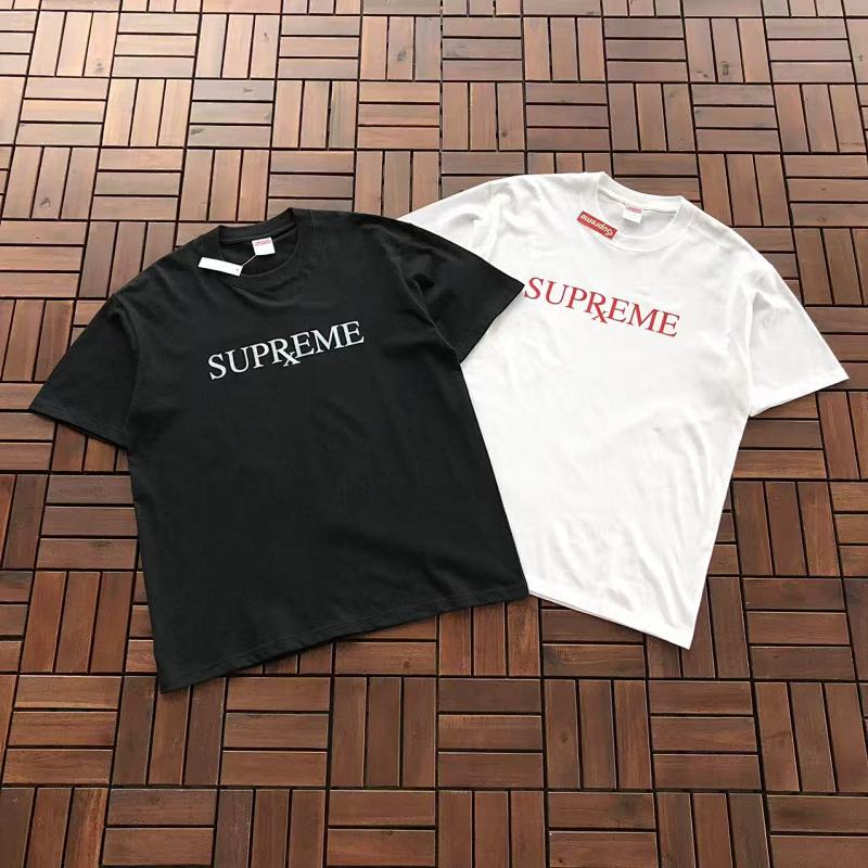 SUPREME T-SHIRT 77033016 (im 176CM 58KG iwear size M in the photo)