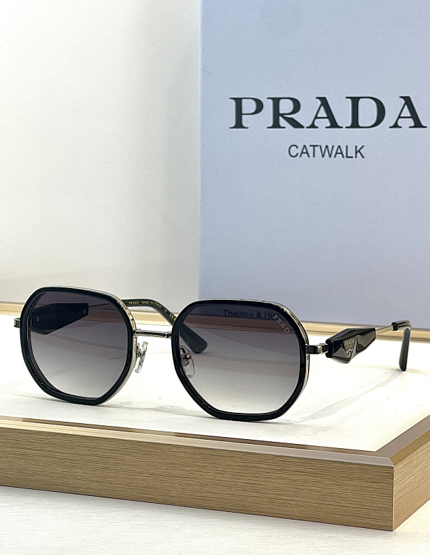 PRADA SUNGLASSES 11122376