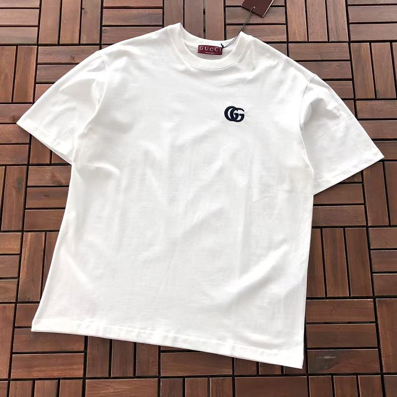 GUCCI T-SHIRT 66042259 (im 176CM 58KG iwear size S in the photo)