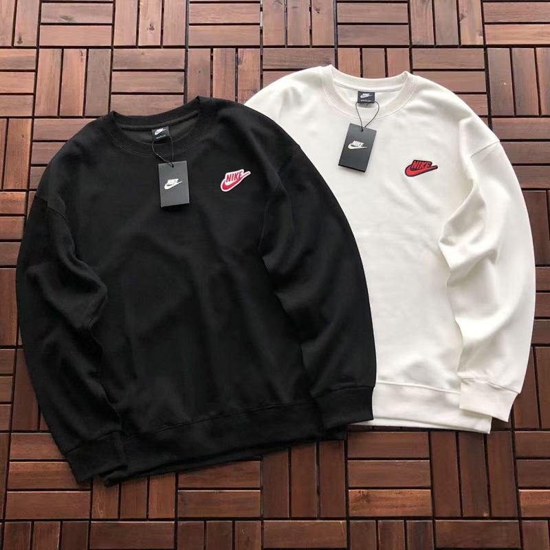 NIKE SWEATER 22110449(im 170CM 60KG iwear size XL in the photo)