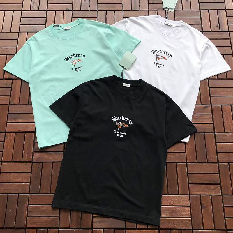 BURBERRY T-SHIRT 77071122 (im 185CM 70KG iwear size S in the photo)