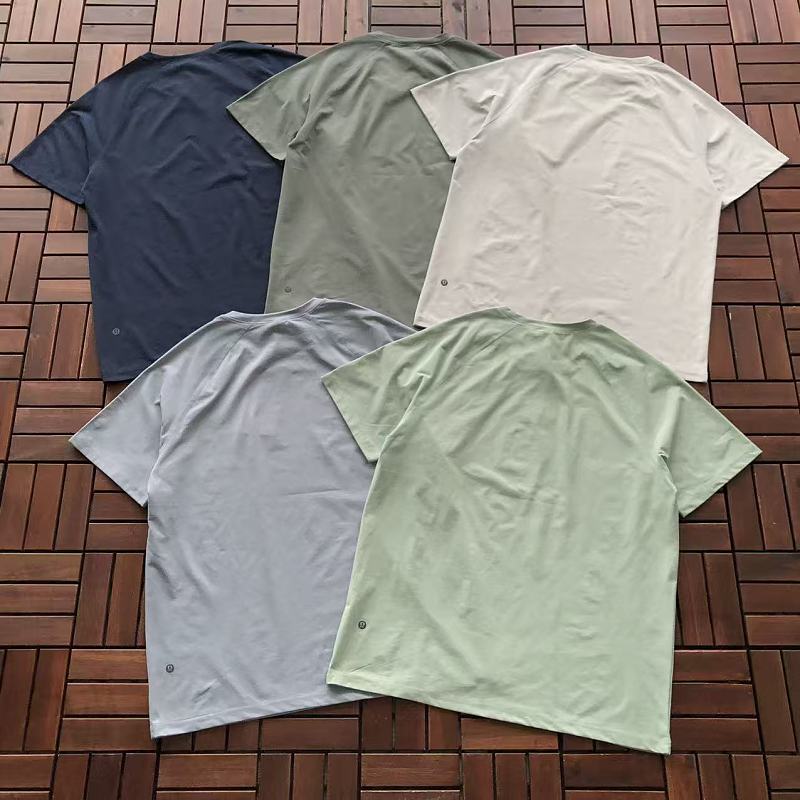LULULEMON T-SHIRT 88052101 (im 185CM 70KG iwear size M in the photo)