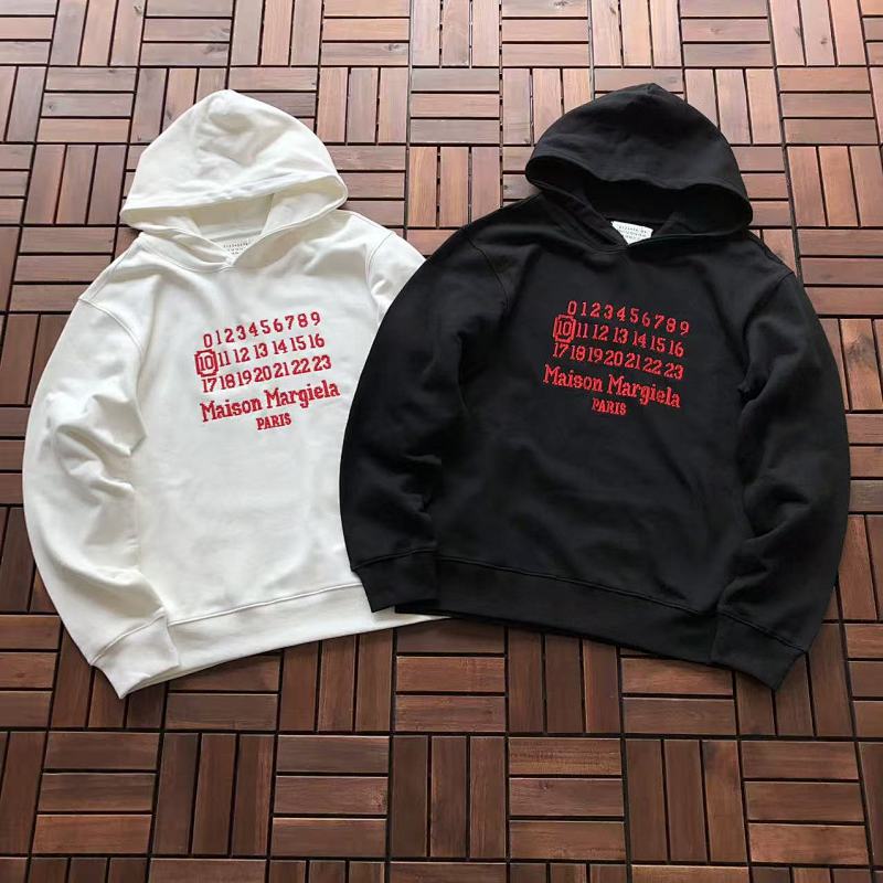 MAISON MARGIELA HOODIE 33101343 (im 180CM 68KG iwear size 46 in the photo)