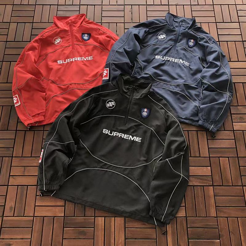 SUPREME JACKET 77032703 (im 180CM 68KG iwear size L in the photo)