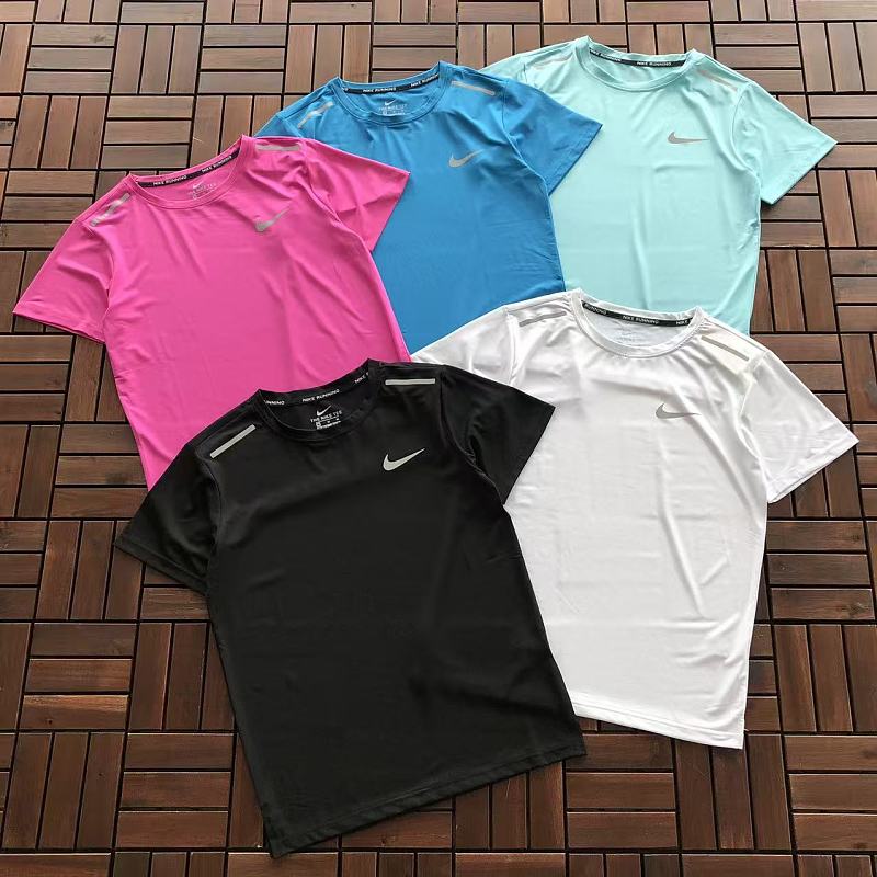NIKE T-SHIRT 88012312 (im 176CM 58KG iwear size M in the photo)