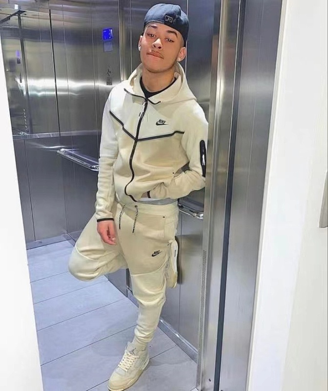 TF 2020 CU4489-234 zip-up coat CU4495-234 pants (im 180CM 68KG iwear size S in the photo)