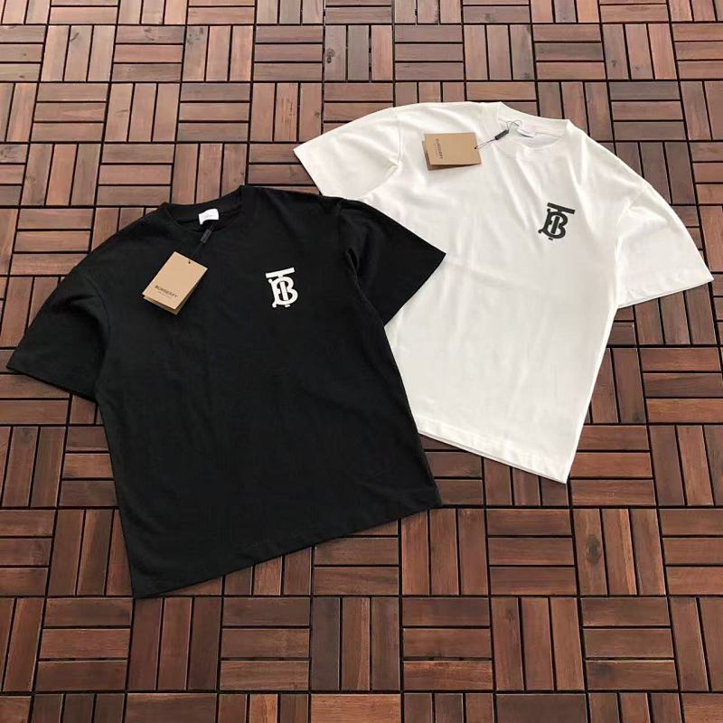 BURBERRY T-SHIRT 55032602 (im 176CM 58KG iwear size M in the photo)
