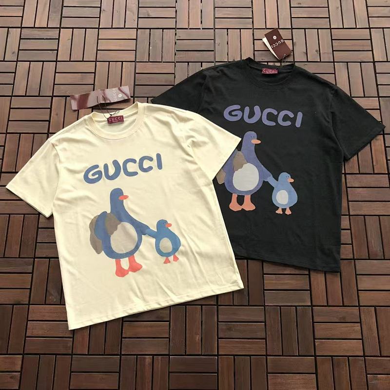 GUCCI T-SHIRT 66040215 (im 185CM 80KG iwear size M in the photo)