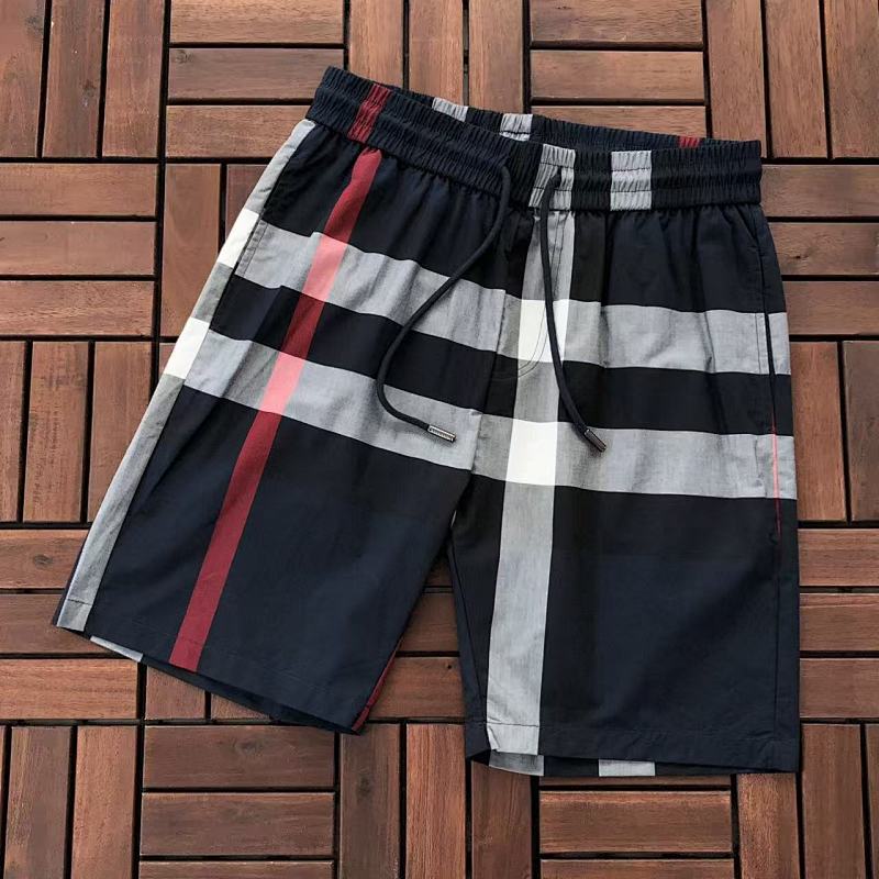 BURBERRY SHORTS 66030948 Random grid (im 185CM 80KG iwear size M in the photo)