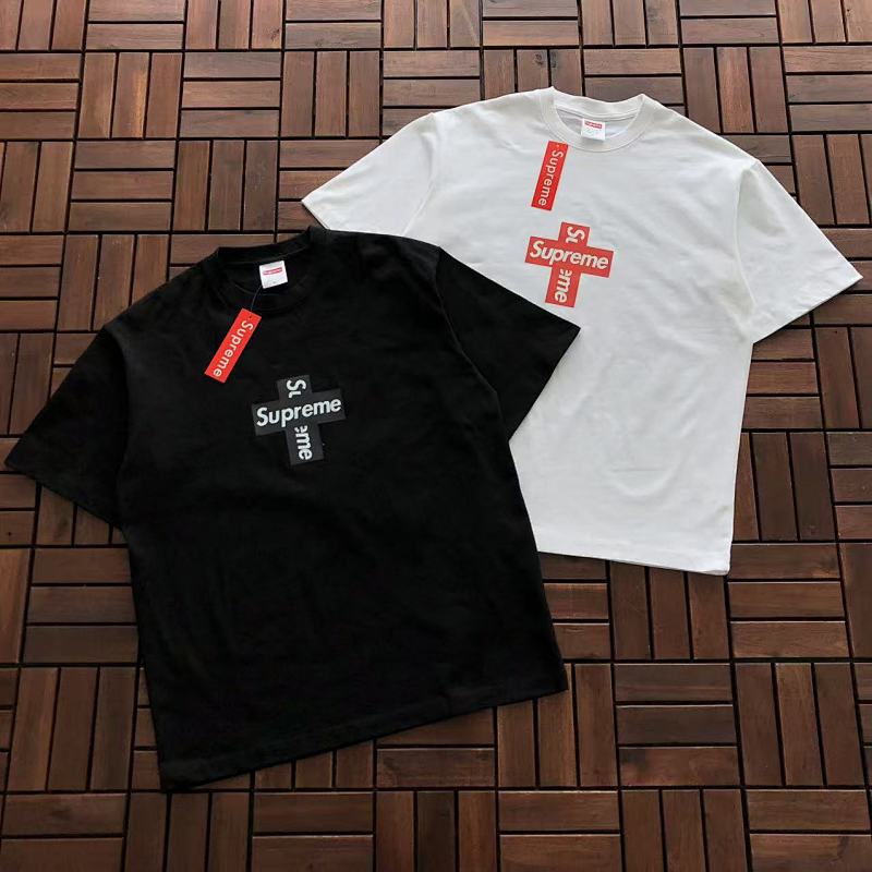 SUPREME T-SHIRT 11112116 (im 176CM 58KG iwear size M in the photo)