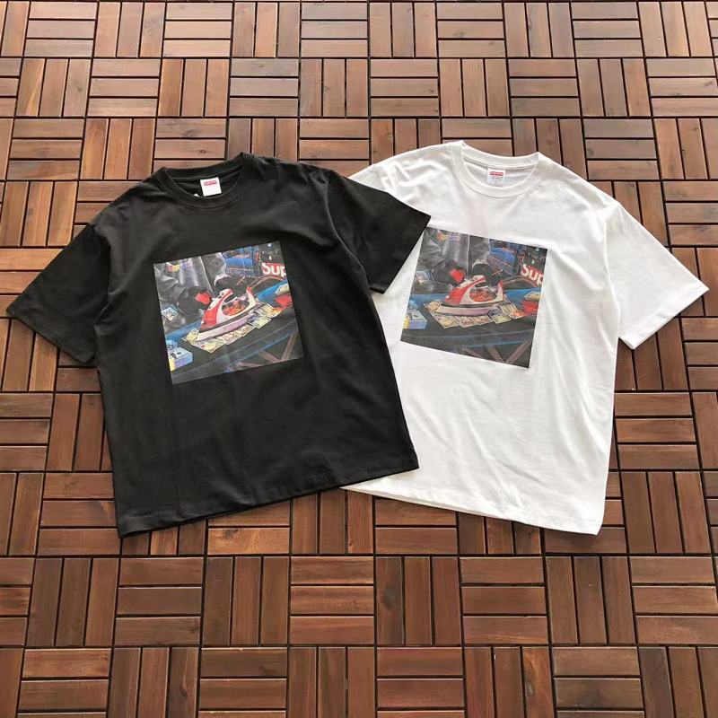 SUPREME T-SHIRT 11111071 (im 185CM 80KG iwear size L in the photo)