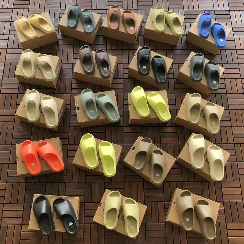 ADIDAS & YEEZY SLIPPERS 77070134