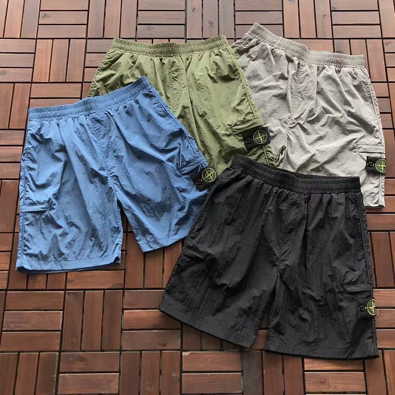STONE ISLAND SHORTS 55051245 (im 185CM 70KG iwear size L in the photo)