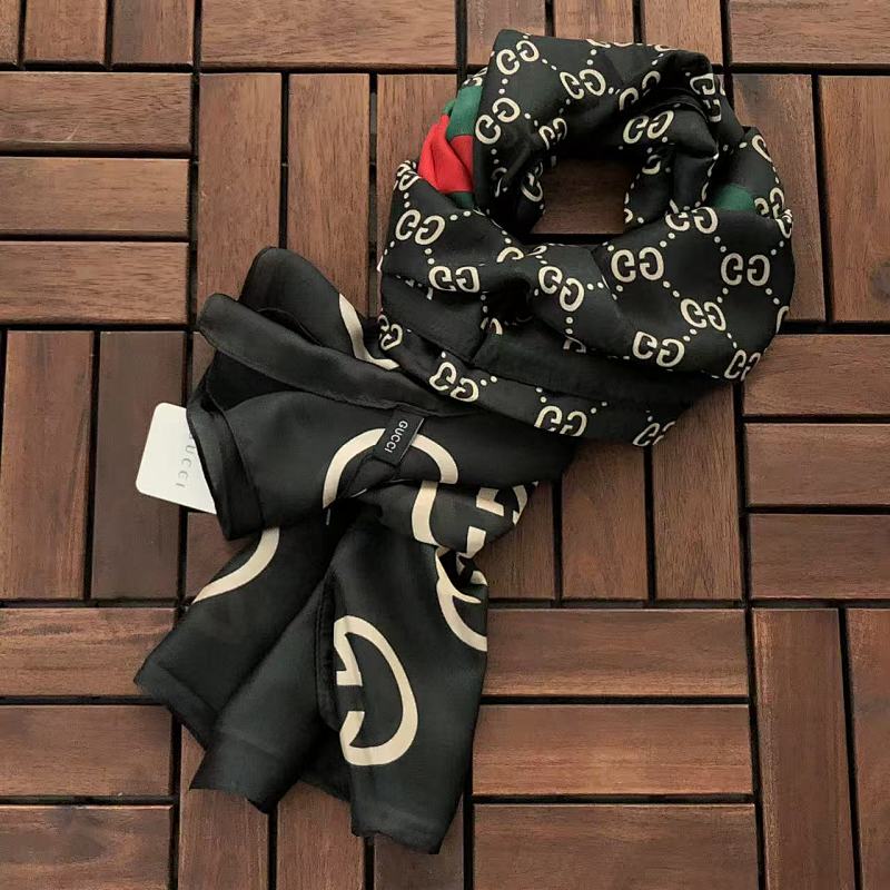 GUCCI SCARF 66032308