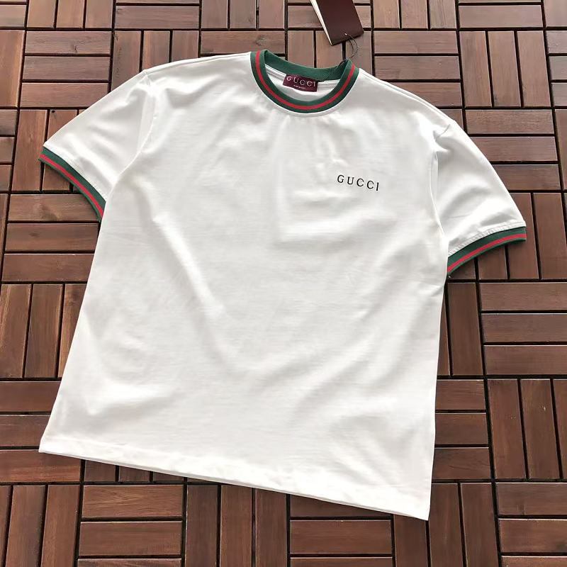 GUCCI T-SHIRT 66042252 (im 176CM 58KG iwear size S in the photo)