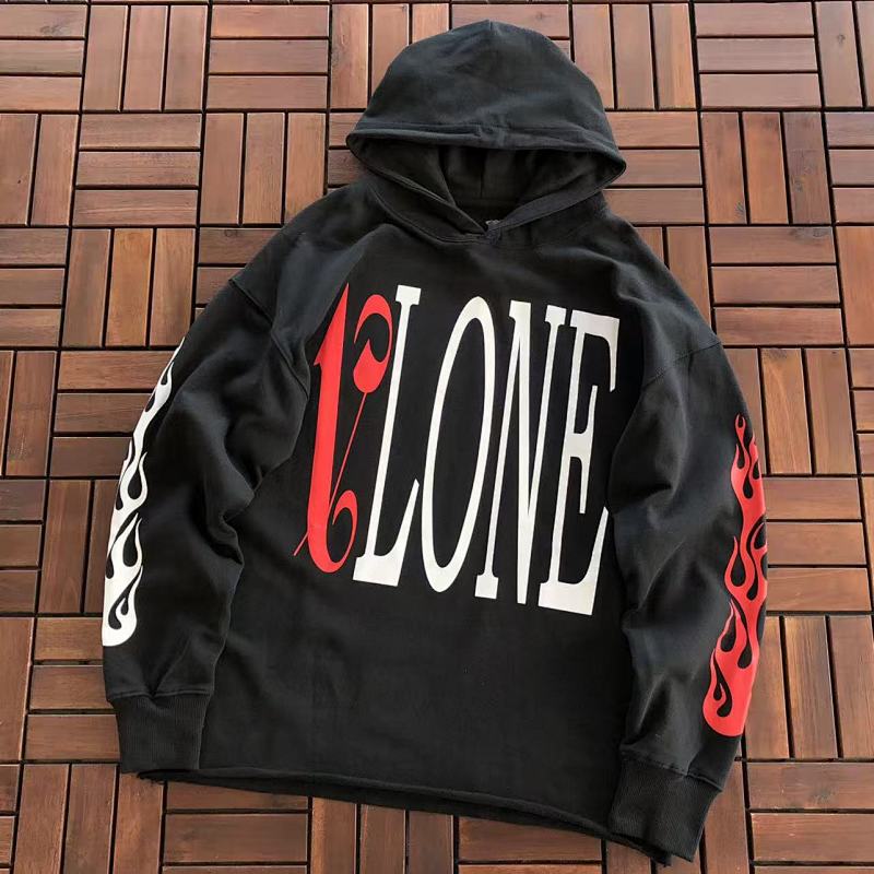 VLONE HOODIE 33112245 (im 176CM 58KG iwear size M in the photo)