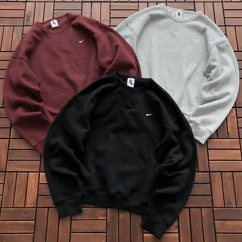 NIKE SWEATER FLEECE 11122673 (im 180CM 68KG iwear size M in the photo)