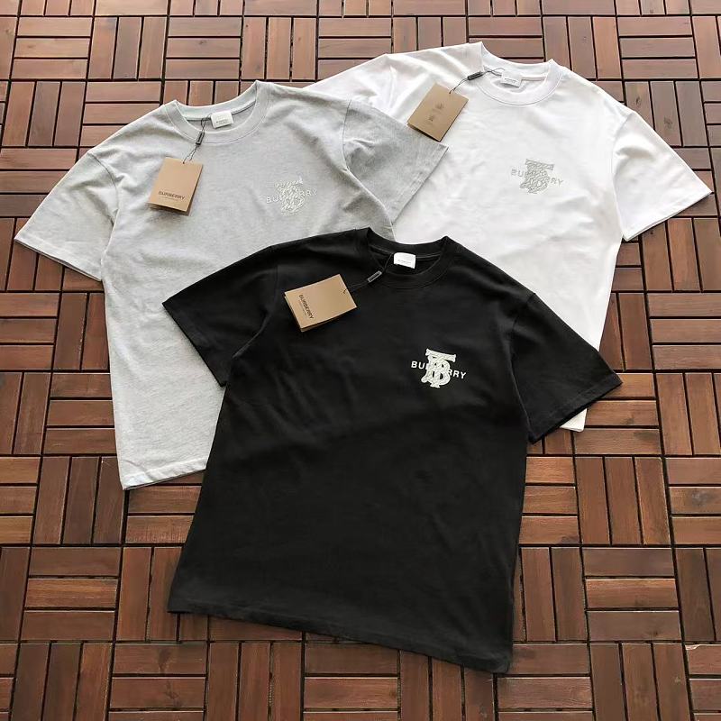 BURBERRY T-SHIRT 55043018 (im 185CM 70KG iwear size M in the photo)