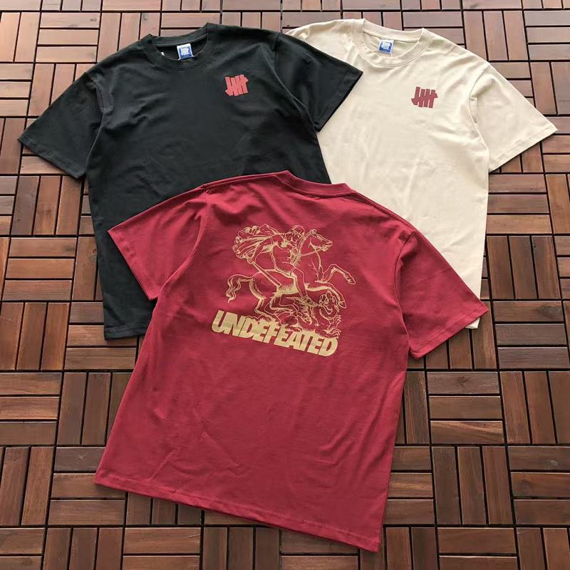 UNDEFEATED T-SHIRT 88032307 (im 180CM 68KG iwear size M in the photo)