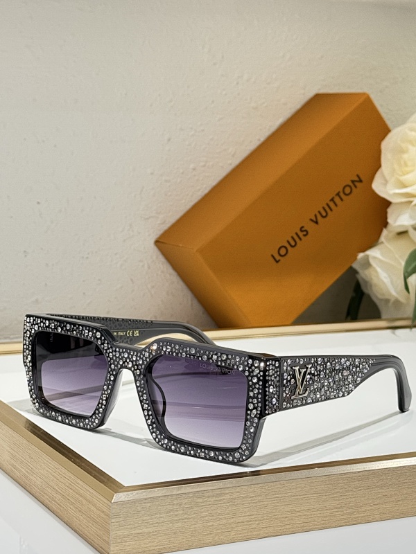 LV SUNGLASSES 11122335