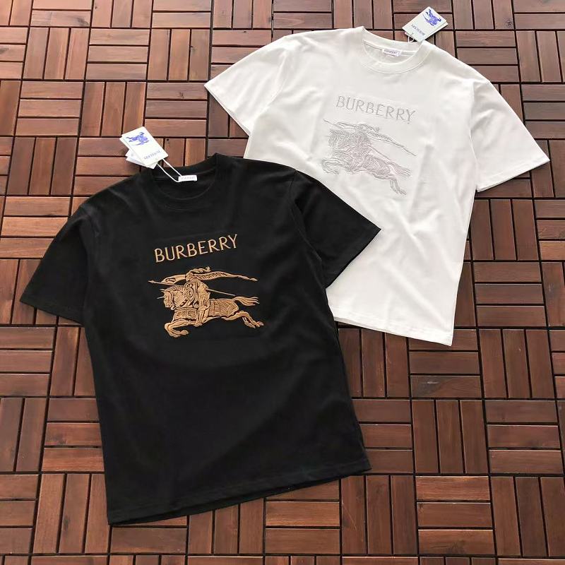 BURBERRY T-SHIRT 77041607 (im 185CM 70KG iwear size M in the photo)