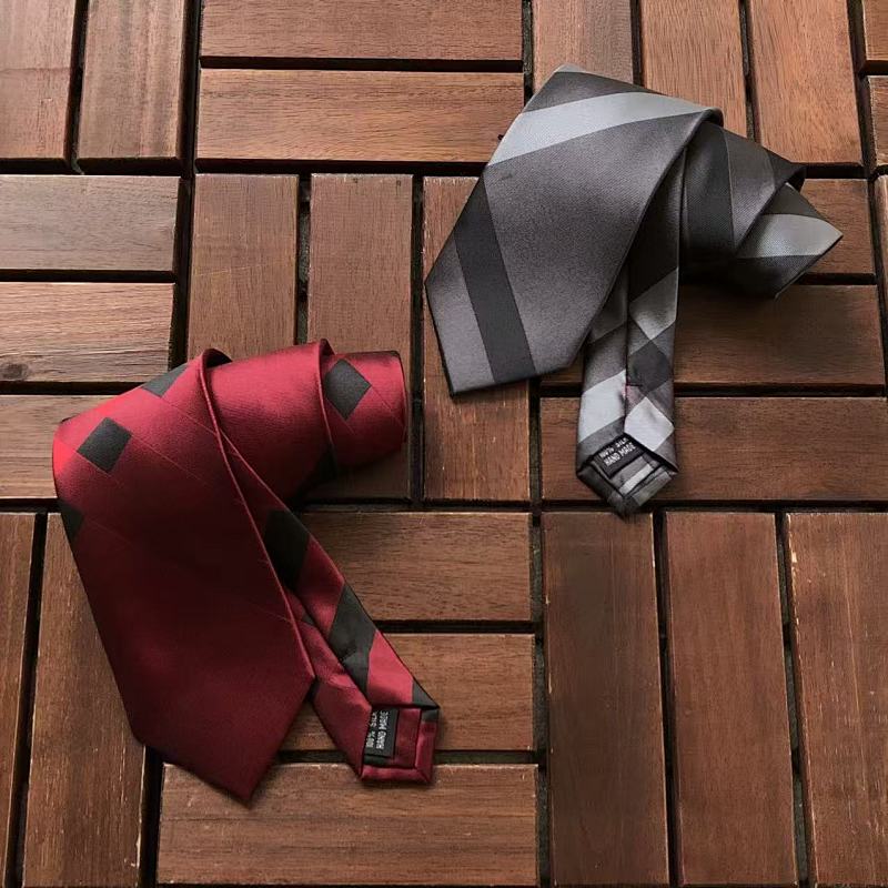 BURBERRY TIE 55032453