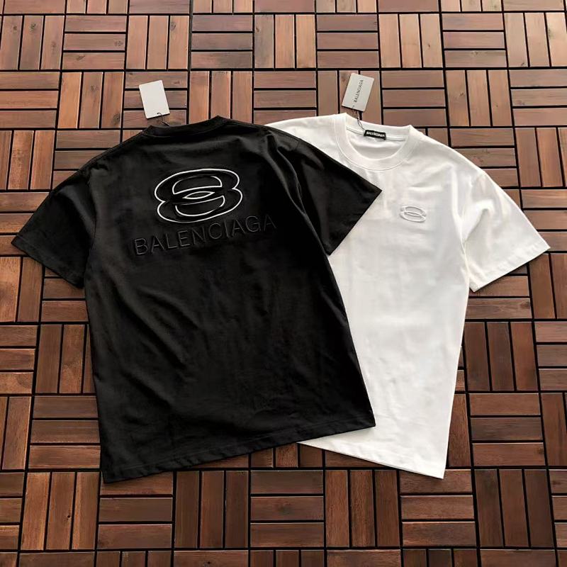 BALENCIAGA T-SHIRT 33120705 (im 185CM 80KG iwear size L in the photo)