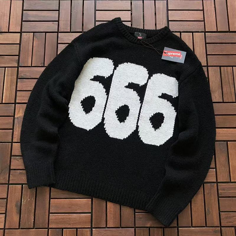 SUPREME SWEATER 33111733 (im 180CM 68KG iwear size M in the photo)
