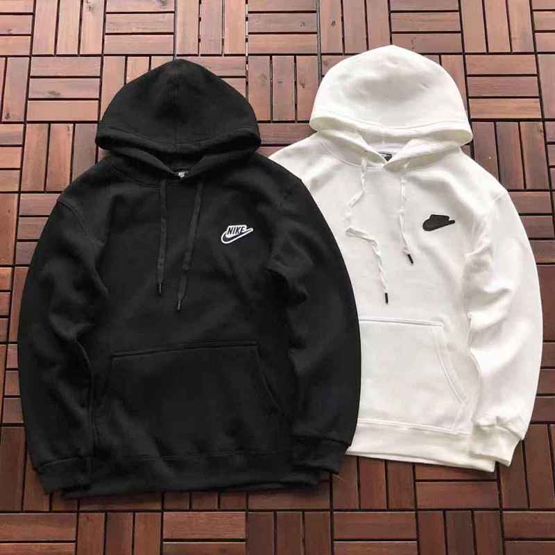 NIKE FLEECE HOODIE 22110455(im 170CM 60KG iwear size XL in the photo)