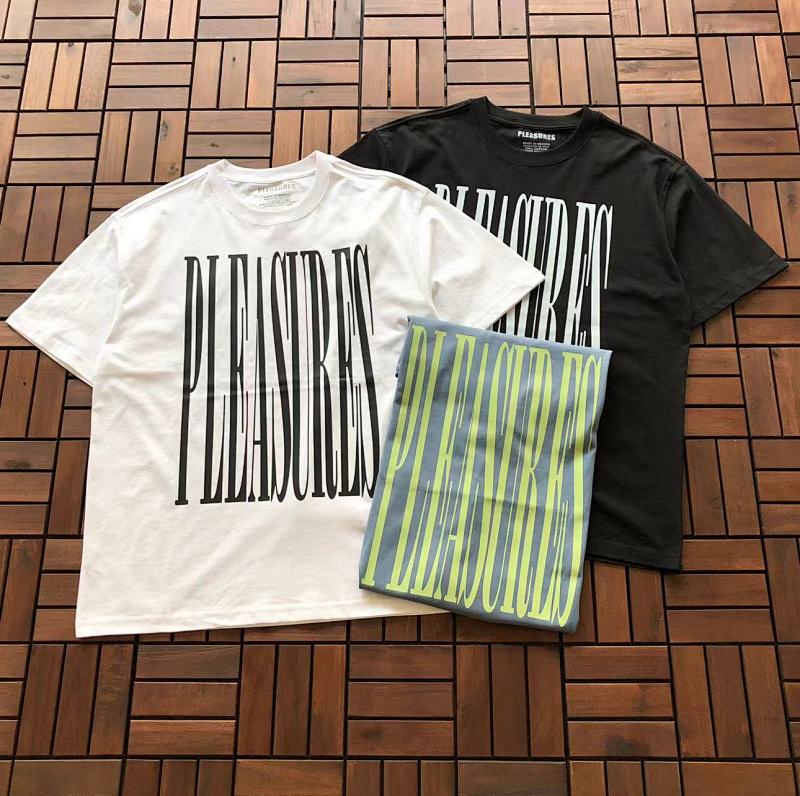 PLEASURES T-SHIRT 11090244（im 171cm 60kg i wear size XL in the phot）