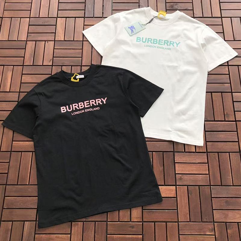 BURBERRY T-SHIRT 77011655 (im 176CM 58KG iwear size XS in the photo)