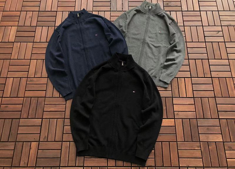 T 🔥🔥🔥 H🔥🔥🔥R SWEATER 33122431 (im 176CM 58KG iwear size L in the photo)