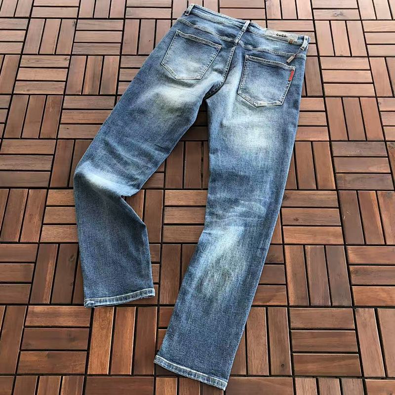GUCCI JEANS 22091109 (im 180CM 68KG iwear size 33 in the photo）