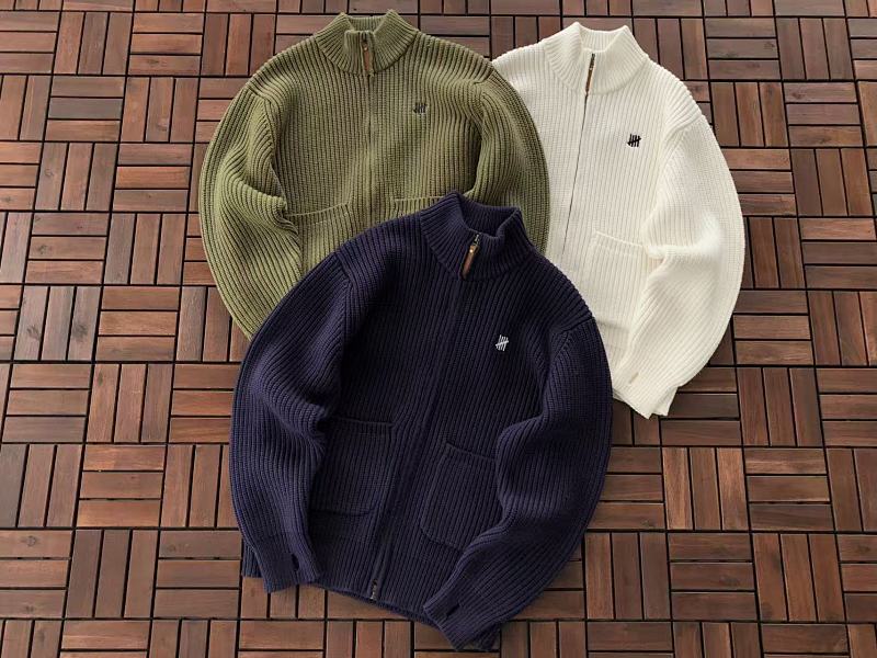 UNDEFEATED SWEATER 22121109 (im 185CM 80KG iwear size M in the photo)