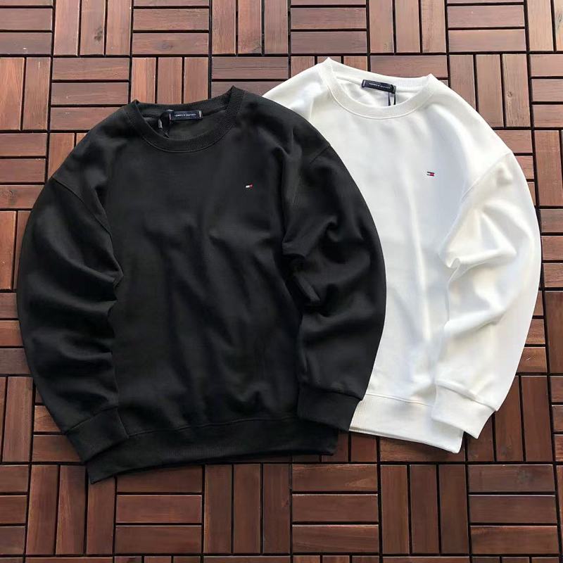 T 🔥🔥🔥 H🔥🔥🔥R SWEATER 22101753 (im 180CM 68KG iwear size L in the photo)