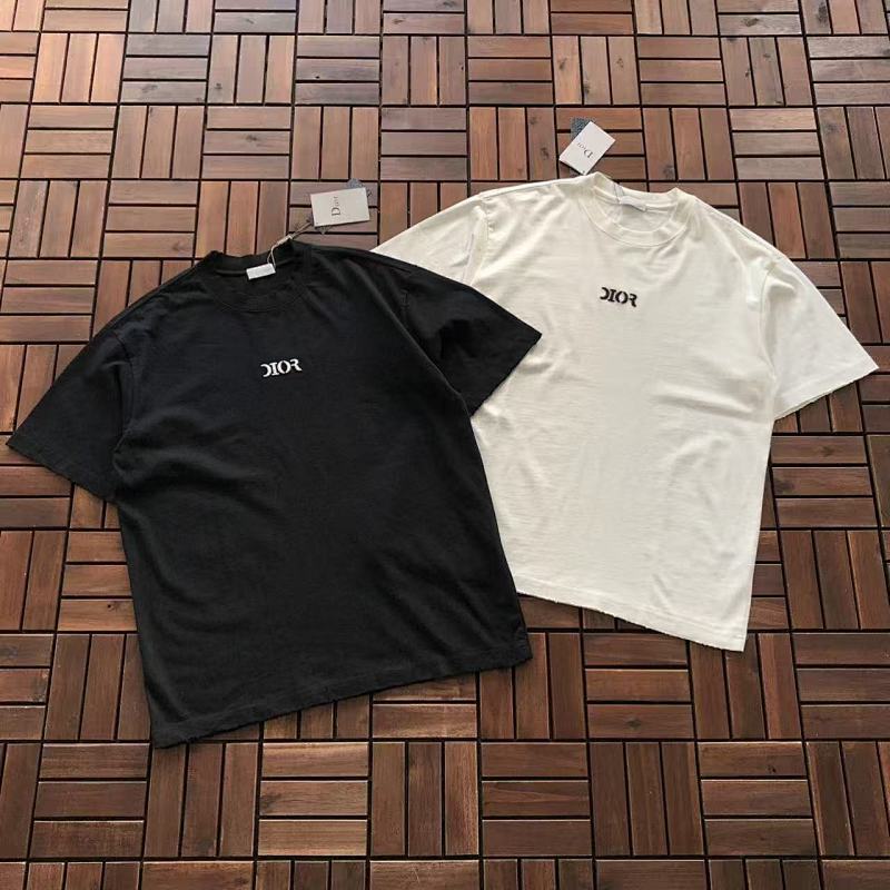 DIOR T-SHIRT 55011859 (im 180CM 68KG iwear size M in the photo)