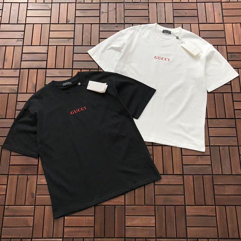 GUCCI T-SHIRT 55011111 (im 176CM 58KG iwear size M in the photo)