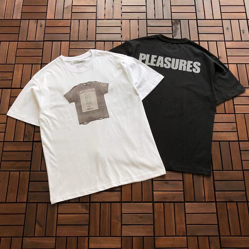 PLEASURES T-SHIRT 11090246（im 171cm 60kg i wear size L in the phot）