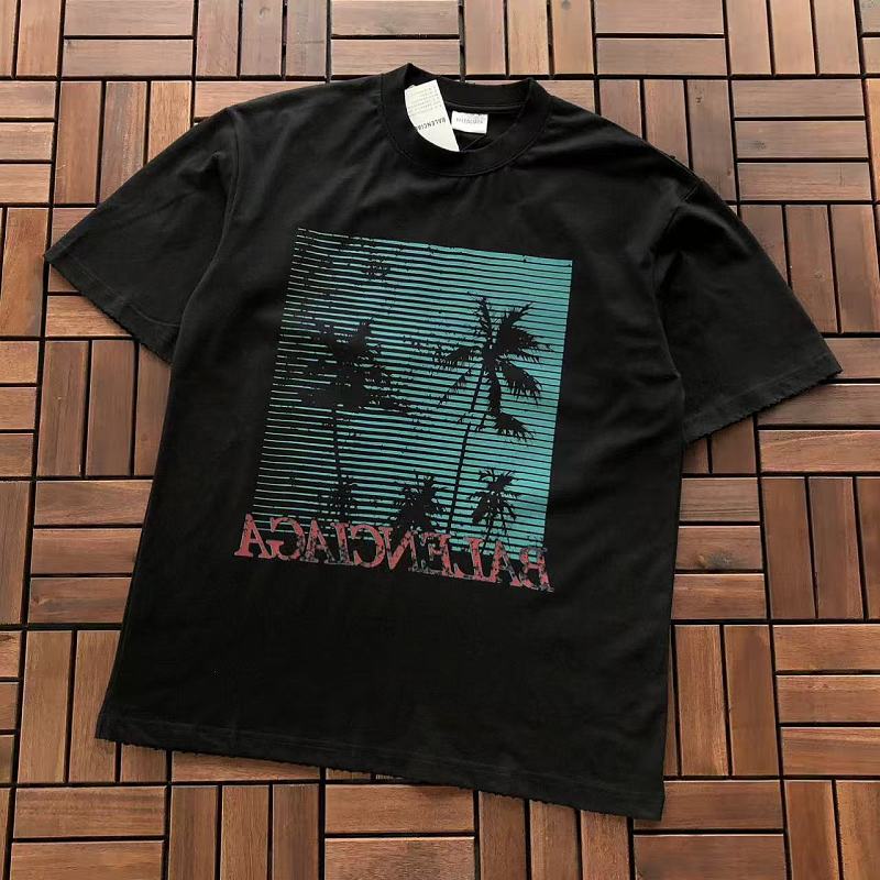 BALENCIAGA T-SHIRT 55060728 (im 185CM 80KG iwear size S in the photo)