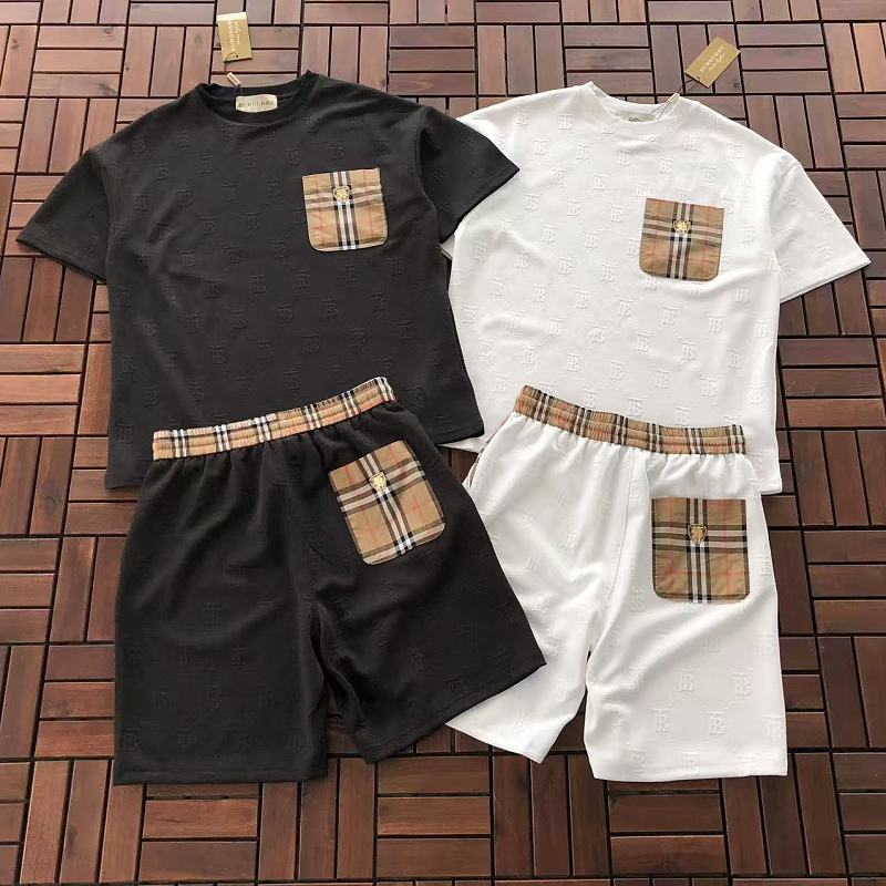 BURBERRY T-SHIRT SHORTS 77042916 (im 185CM 70KG iwear size L in the photo)
