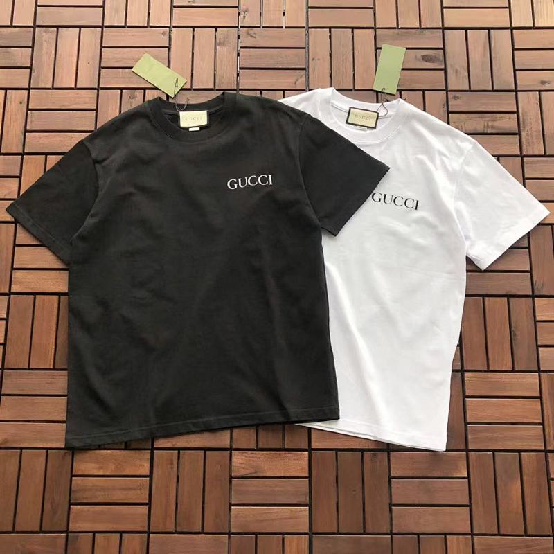 GUCCI T-SHIRT 11102304 (im 180CM 68KG iwear size M in the photo)