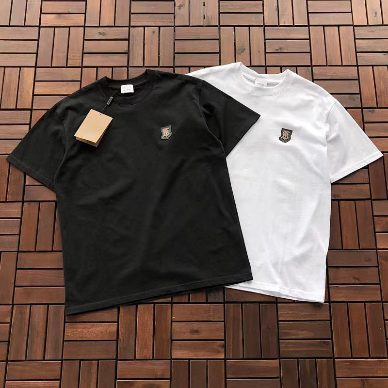 BURBERRY T-SHIRT 11102321 (im 172CM 66KG iwear size M in the photo)