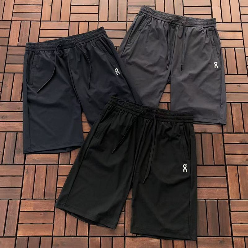 ON RUNNING SHORTS 66011117 (im 185CM 80KG iwear size 3XL in the photo)
